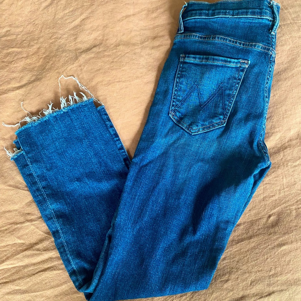 MOTHER denim insider crop step fray jeans in girl crush wash